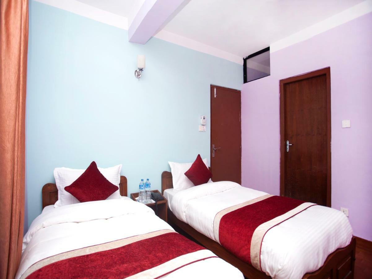 Allied Hotel Balaju Екстер'єр фото