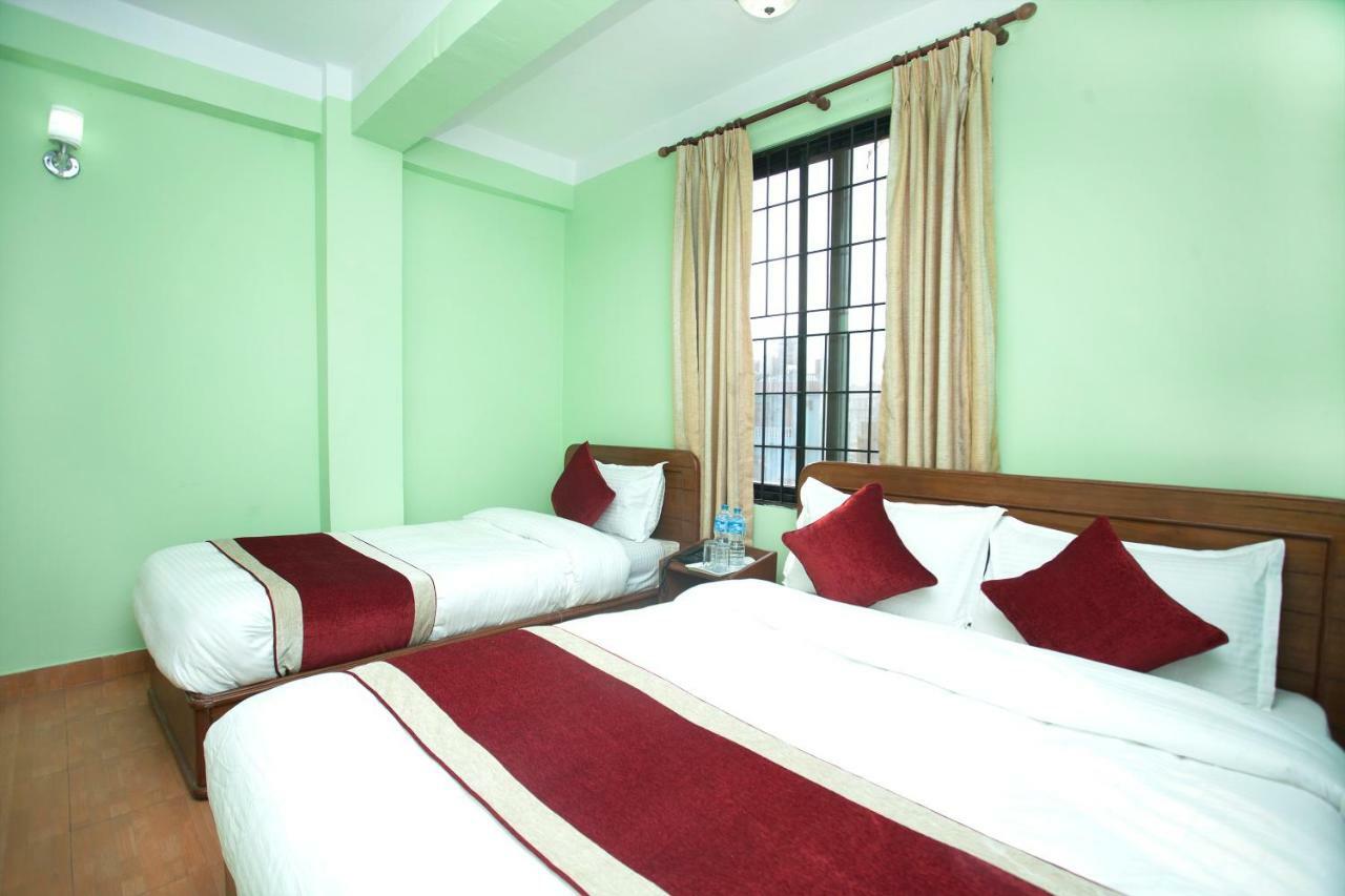 Allied Hotel Balaju Екстер'єр фото